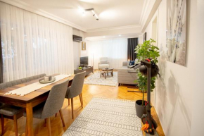Charming Bagdat Avenue Hideaway, Near Marina